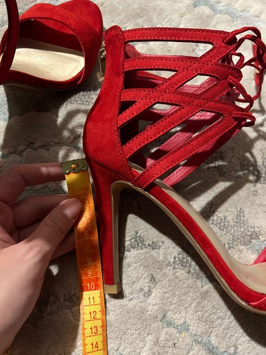 Sandale noi colecția Star Collection Deichmann mărimea 37