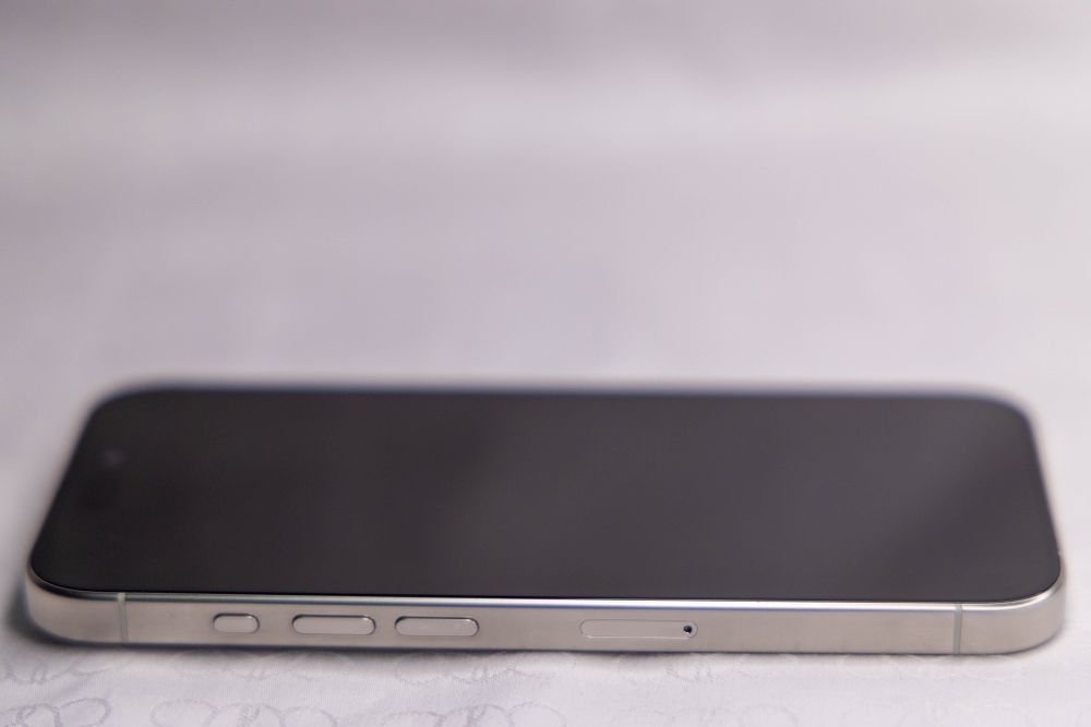iPhone 15 Pro 128GB — Идеал + 14 чехлов