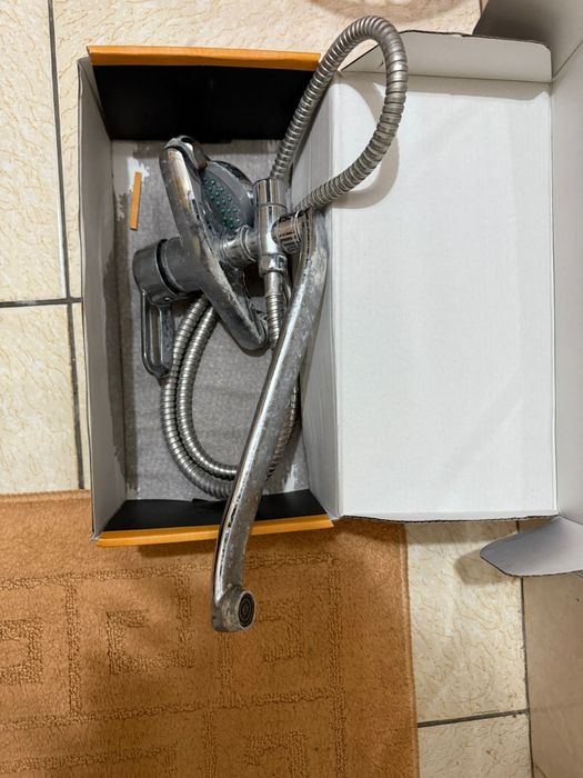 Продам смеситель в ванную