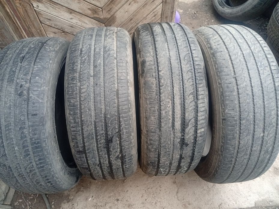 Продам комплект шин 235/55 r19.