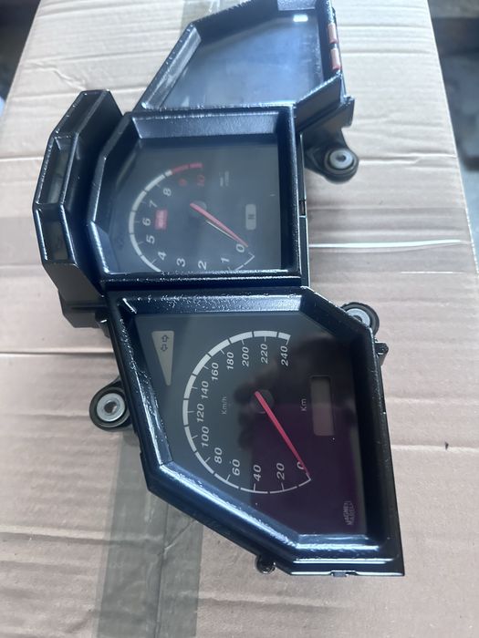 Bord Aprilia Caponord 1000