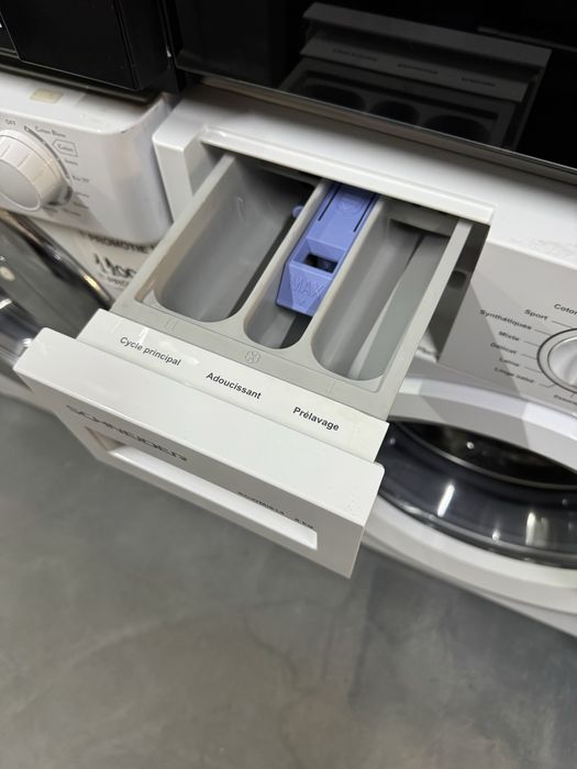 Masina de spalat rufe încorporabilă Schneider SCWMI814