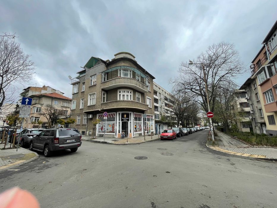 Продава мансарден ЕТАЖ от къща в центъра на Бургас