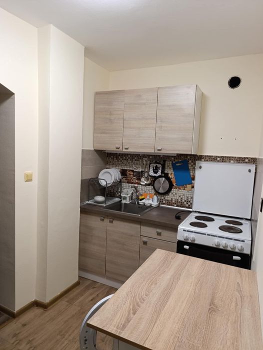 Къща под наем в с. Нови Хан