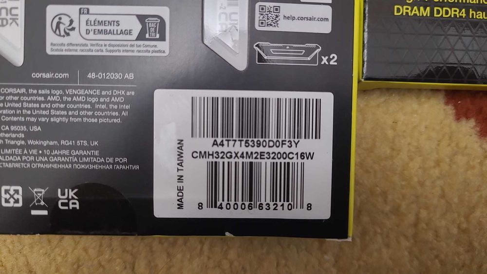 Memorie ram Corsair  RGB Pro SL 32GB la 3200MHz CL16  Alb