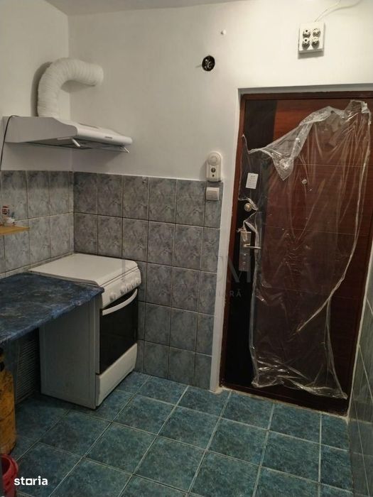 COMPLEX - AP 1 CAMERA - mobilat, utilat, etaj intermediar