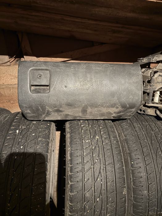 Бардачок на пассат б3