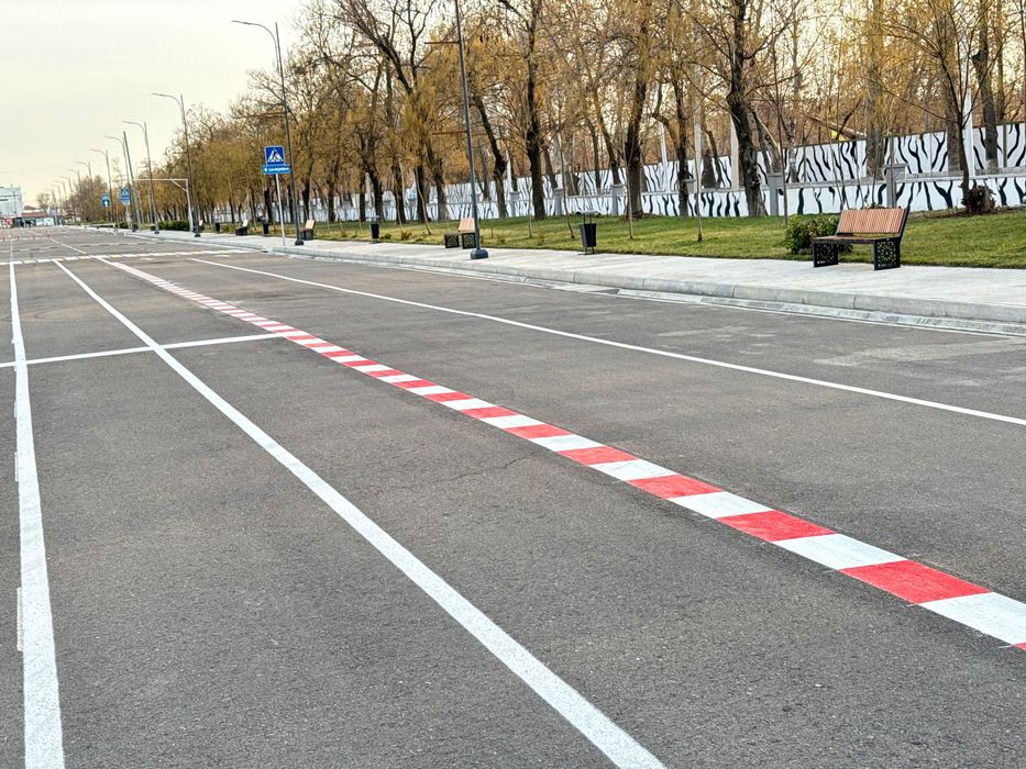 Дорожная разметка автодорог трассы и другие объекты