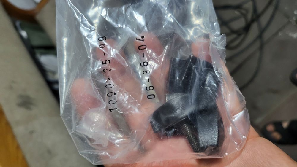 Продам ski rack lbb 000 001 Thule