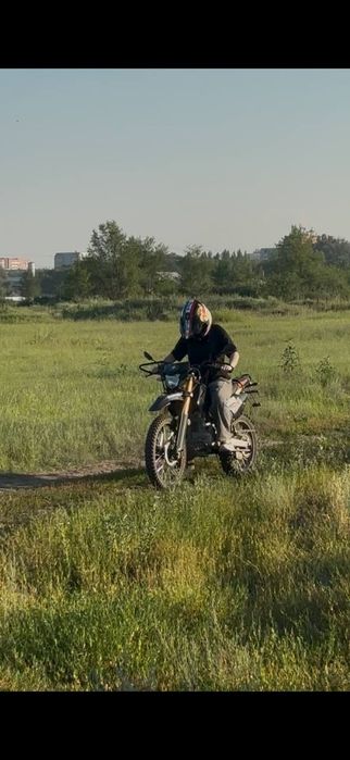 Продам мотоцикл эндуро
