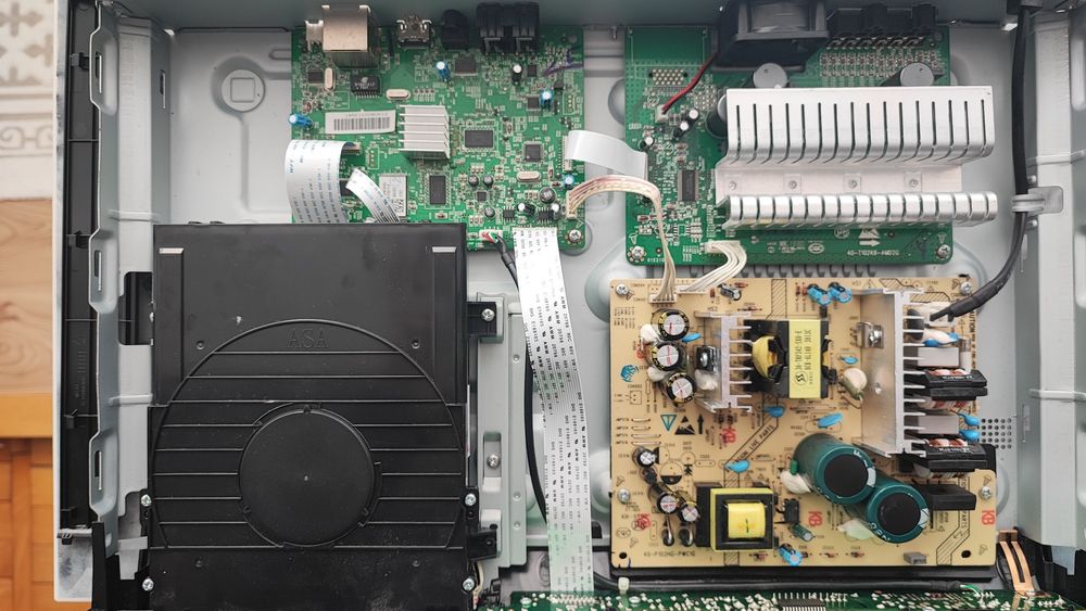 Philips DVD player 3D 5.1.   1000W