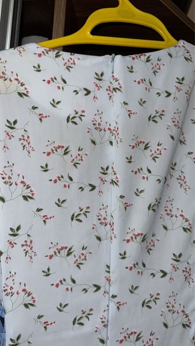 синее платье с цветами