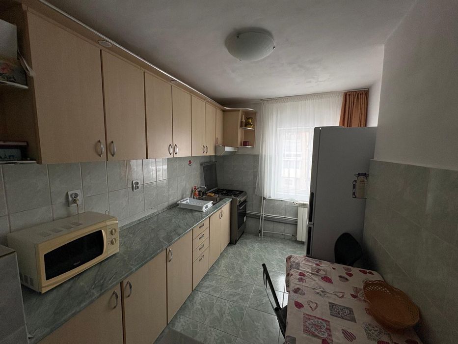 Inchiriez apartament 2 camere in Oradea