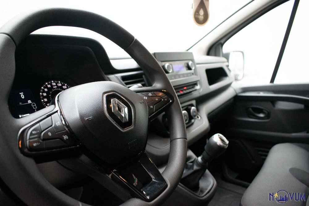 Inchirieri microbuze 8+1 locuri pe termen lung| Leasing operational