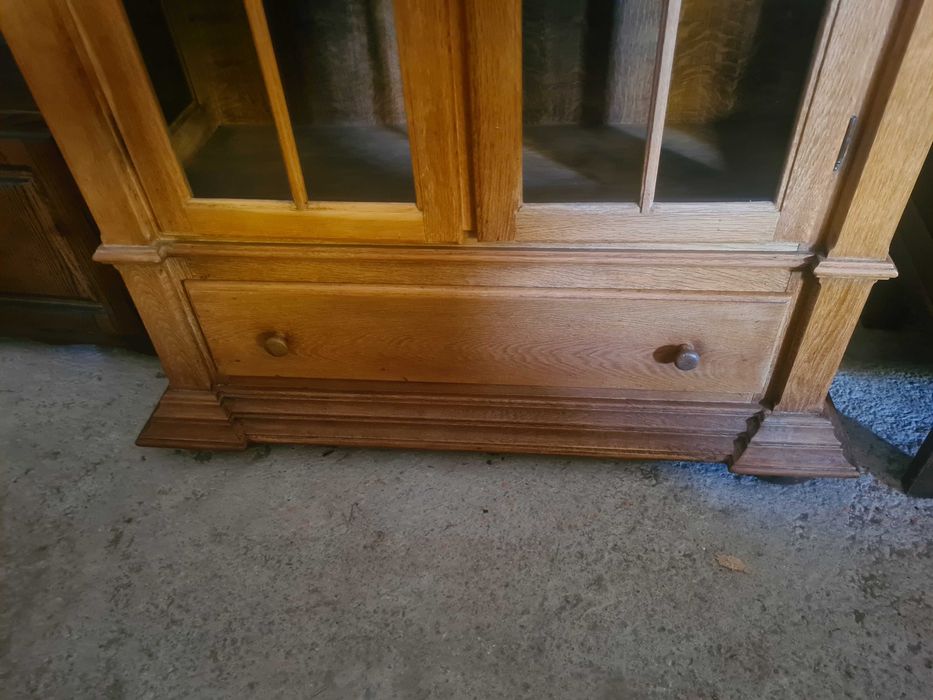 шкаф витрина внос от Европа