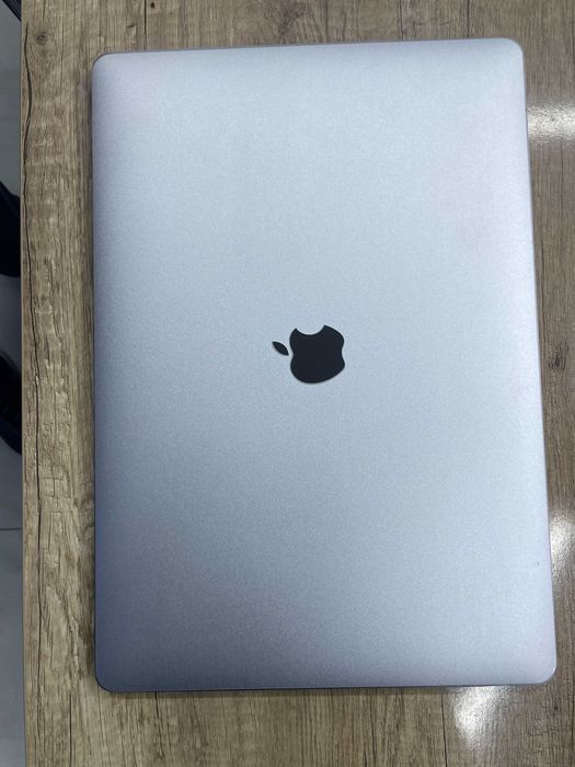 MacBook Pro 15' 16/512 i7 touchbar