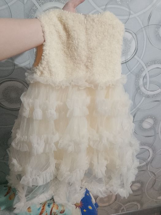 Платье на 6-7лет и 2-3годика