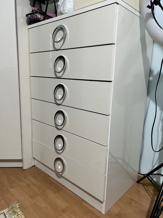 Спальный гарнитур кровать шкаф комод