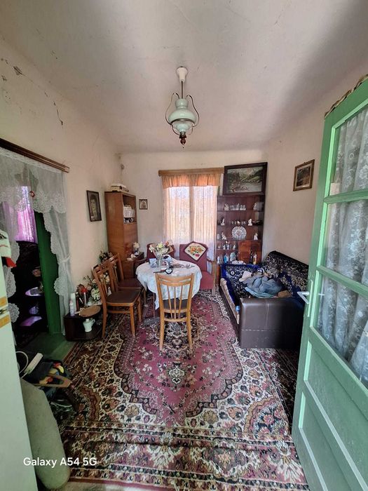 Casa de vanzare+ teren