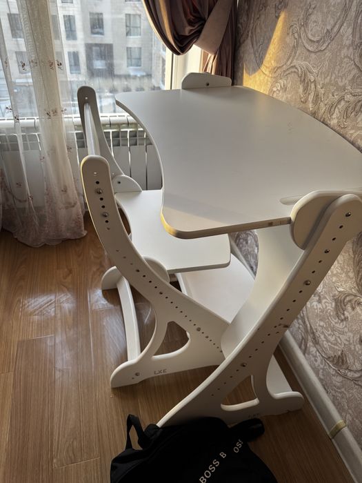 Детская парта белая