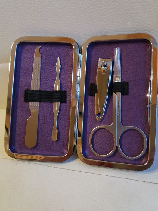 Комплект за маникюр Amore