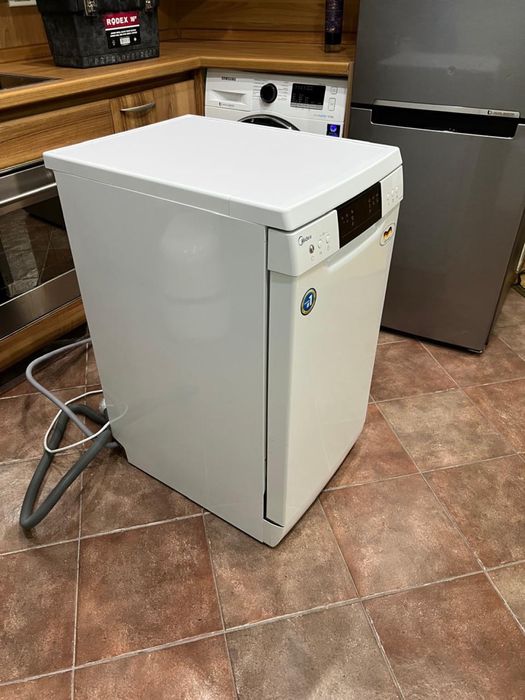 Посудомоечная машина Midea