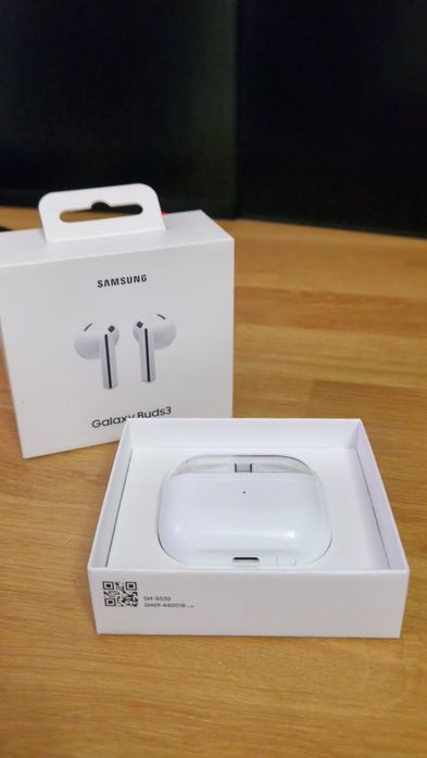 Samsung Galaxy Buds 3 - Слушалки