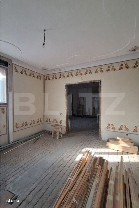 Spatiu comercial 200 mp + acces pod 200 mp, 3 balcoane, langa Piata Sf