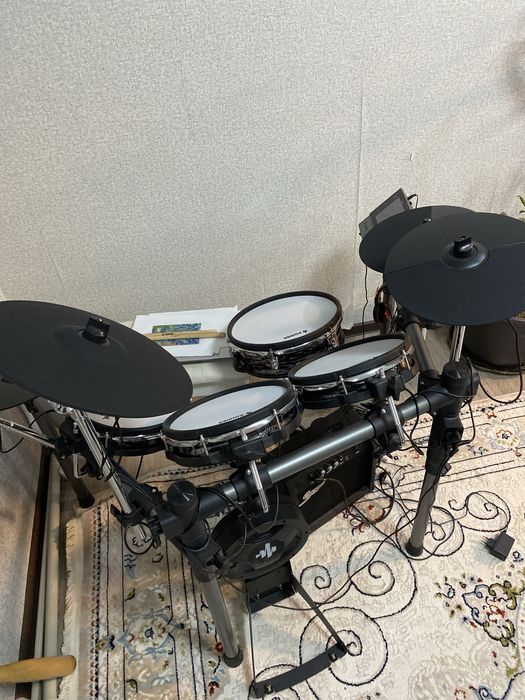 Продам барабанную установку Donner beat Max