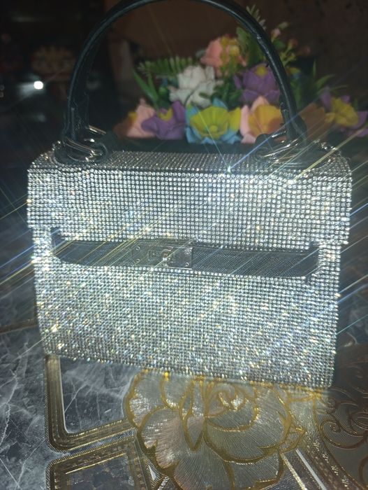 Свадебная,вечерняя сумочка с камнями как Сваровски