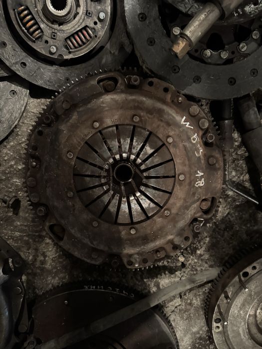 Маховик, фередо, сцепление ,корзина в оригинале гольф3,Пассат 1.8