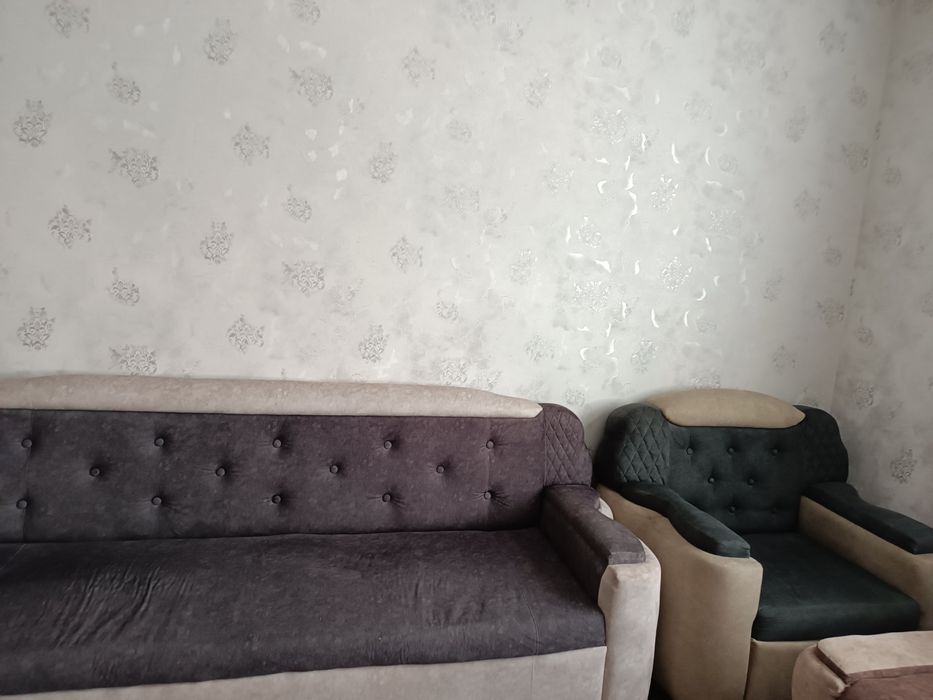 Срочно продаю диван и 2 кресла
