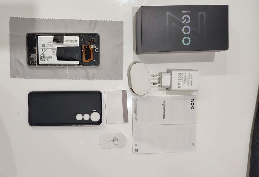 Продам 2 телефона срочно