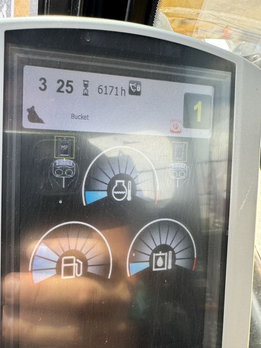 Excavator pe roti Caterpillar 313D an 2013 ore 6171,cupe Noi Originale