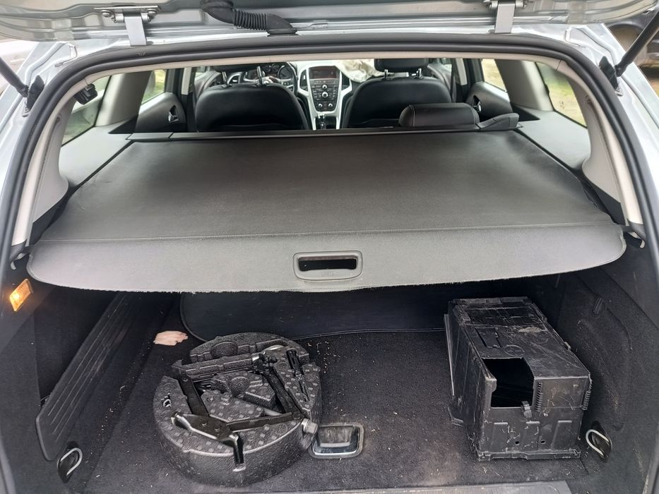 Opel Astra J 1.6 CDTI LVM (Sport tourer 2015г)НА ЧАСТИ!