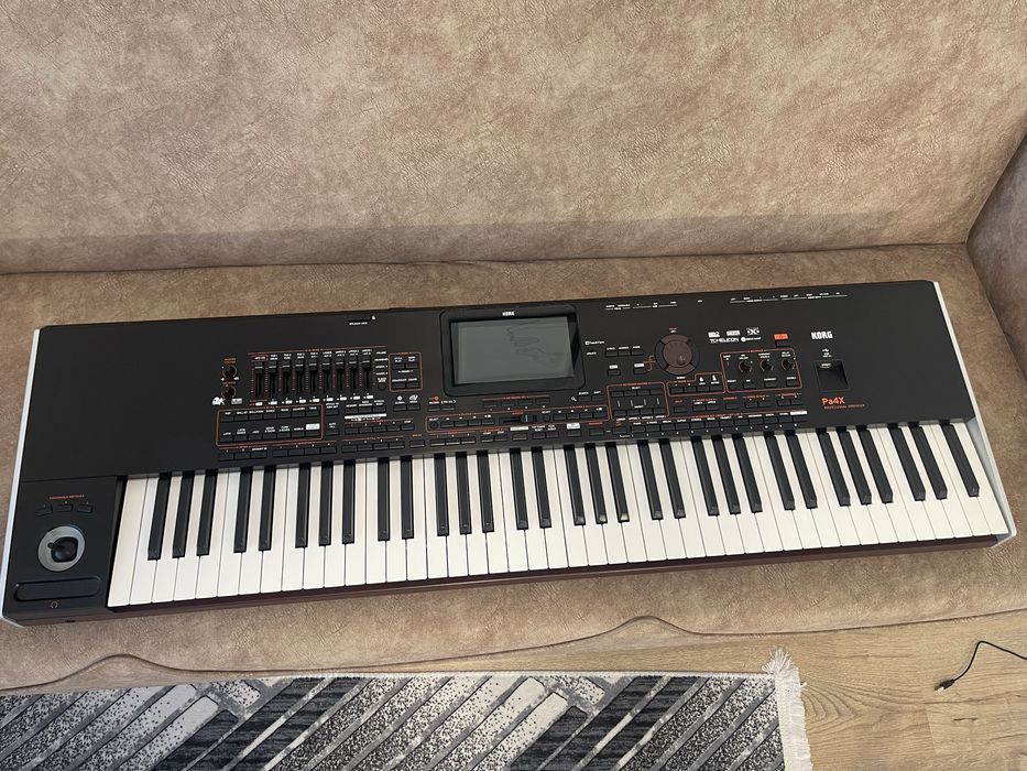 Orga Korg pa4x 76 International
