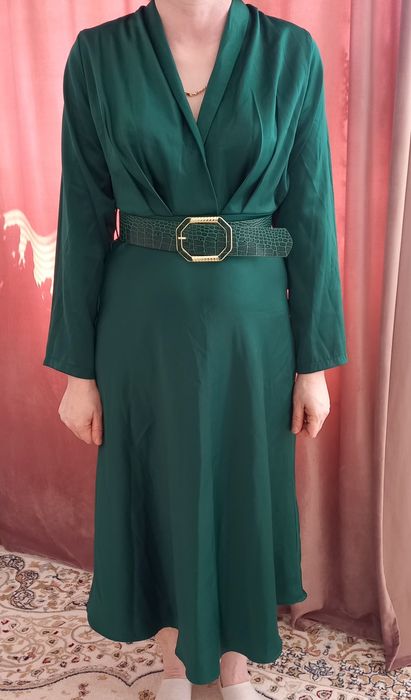 Платья нарядные 46р