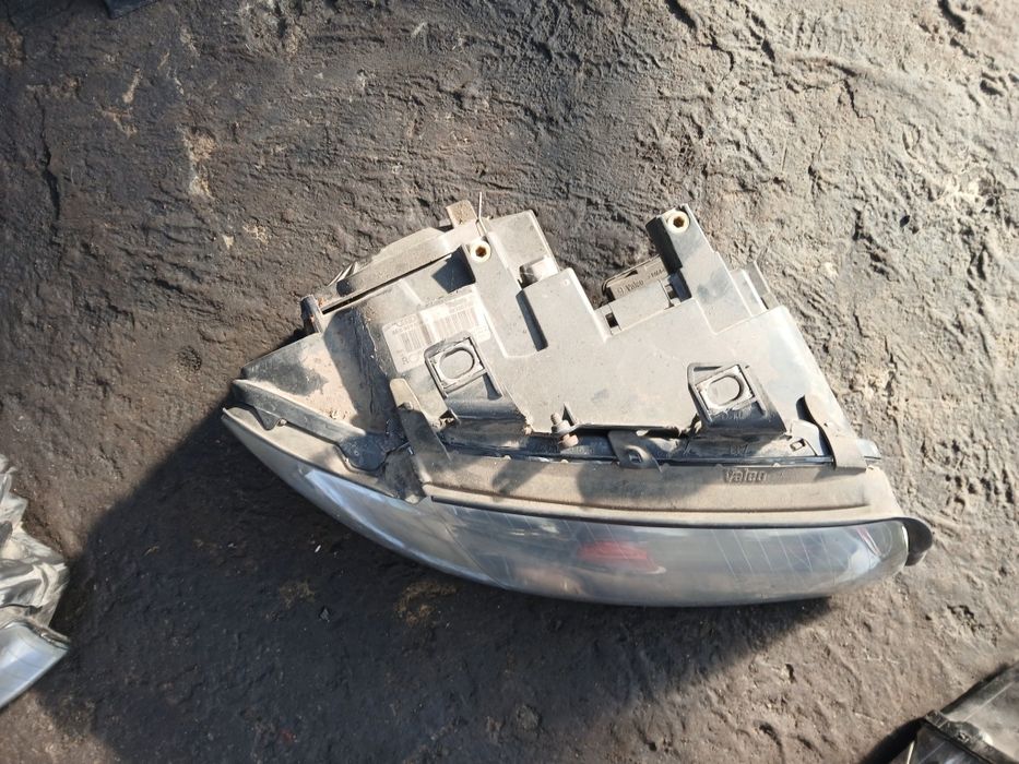 Фарове ауди а4 б6