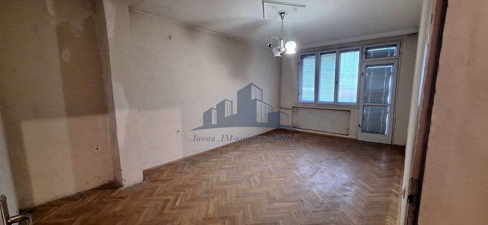 Продава се Тристаен апартамент в Шумен, Болницата - 100 кв.м за 915 €/кв.м - Снимка #3