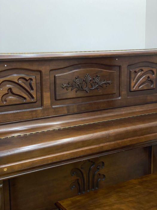 Пианино Young Chang