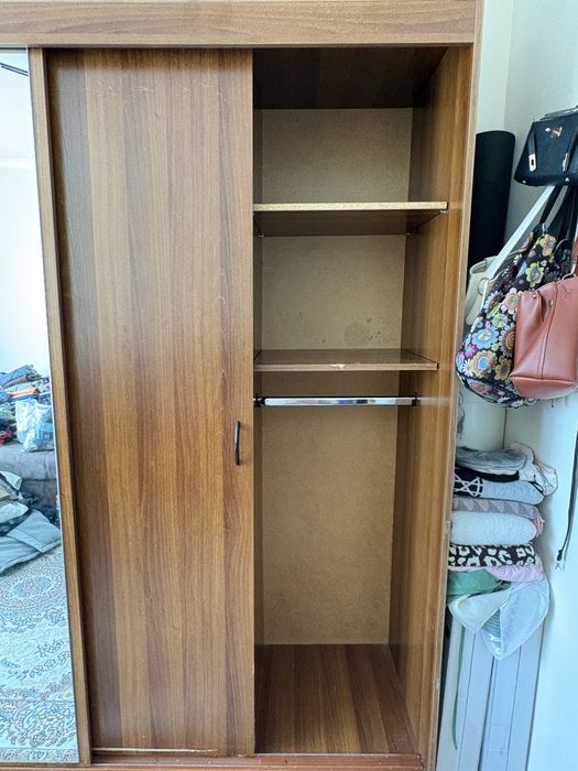 Продам купейный шкаф