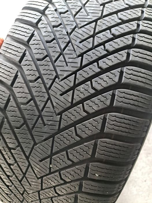 2 anvelope iarnă 255 45 r19 Pirelli
