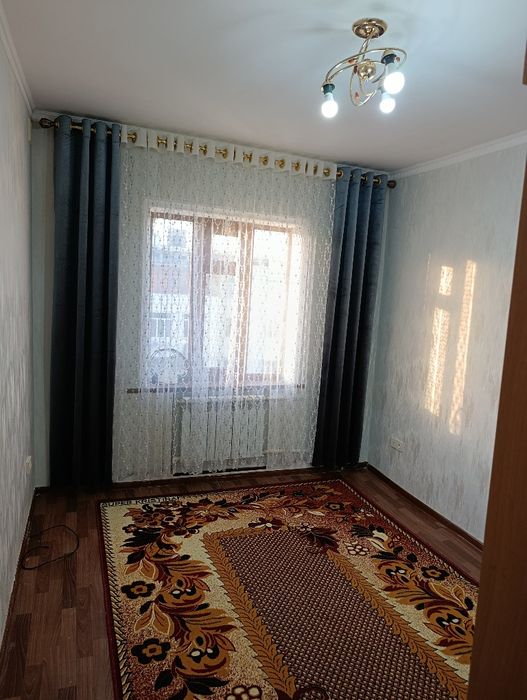 2 xonalik Sharq bozorchadan srochno sotiladi.