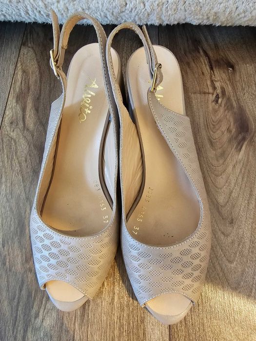 Елегантни сандали , номер 37