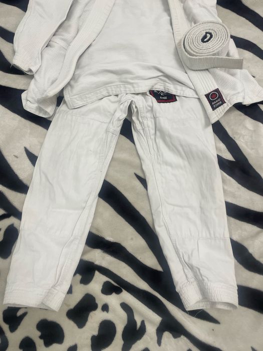 Продам кимоно Kingz