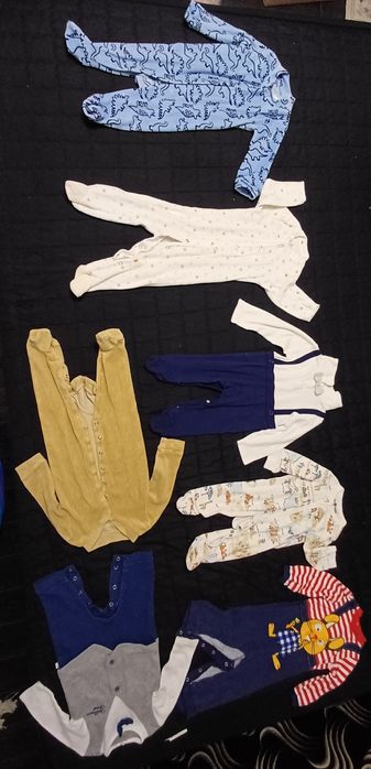 Lot haine marimea 68, potrivite pt 3-6 luni