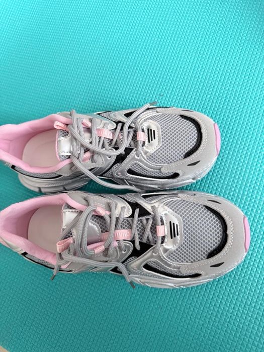 Продам кросовки