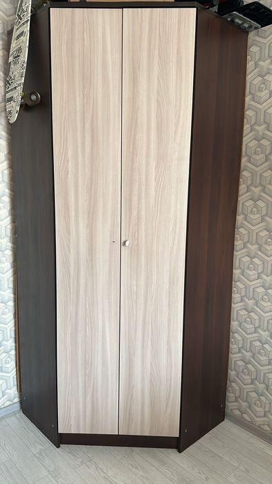 Угловой шкаф.  .