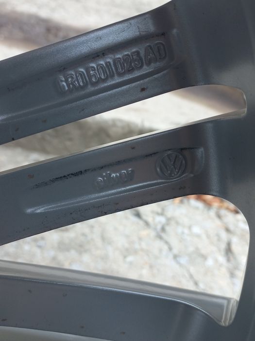 17.5x100 Vw Montani Оригинални Seat Škoda Audi 7j et46 Гуми 215 40 17