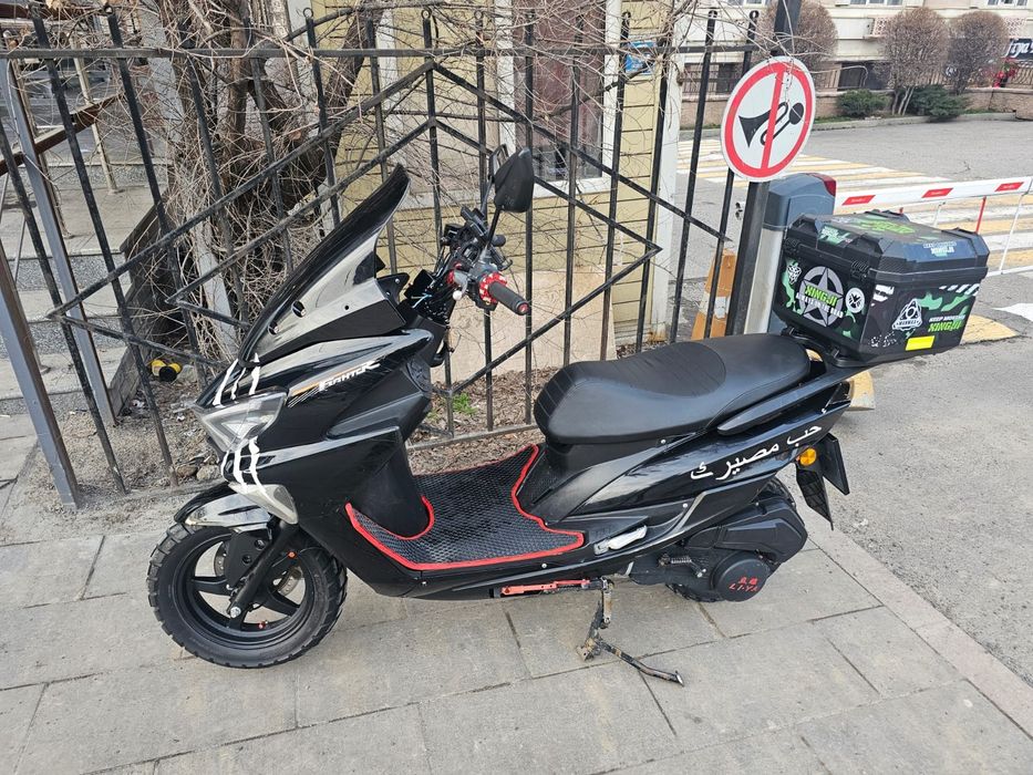 Макси Li Ya 2024